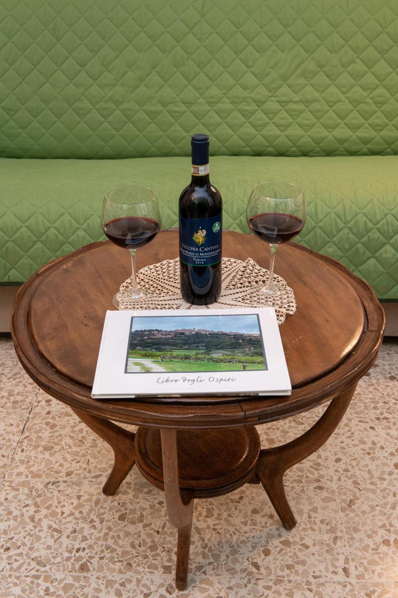 Casa Di Lara - Nel Cuore Della Citta Montepulciano Stazione Extérieur photo